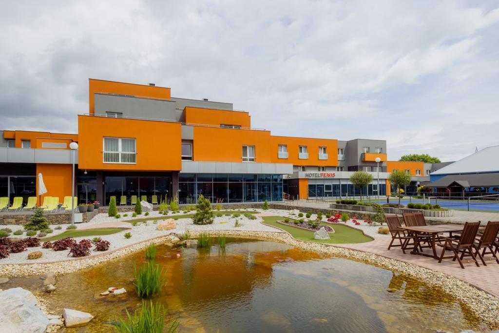 Hotel Tenis Zvolen Exterior foto