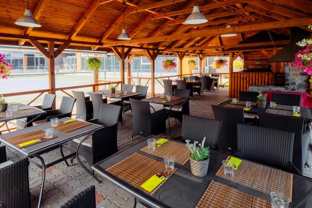 Hotel Tenis Zvolen Exterior foto